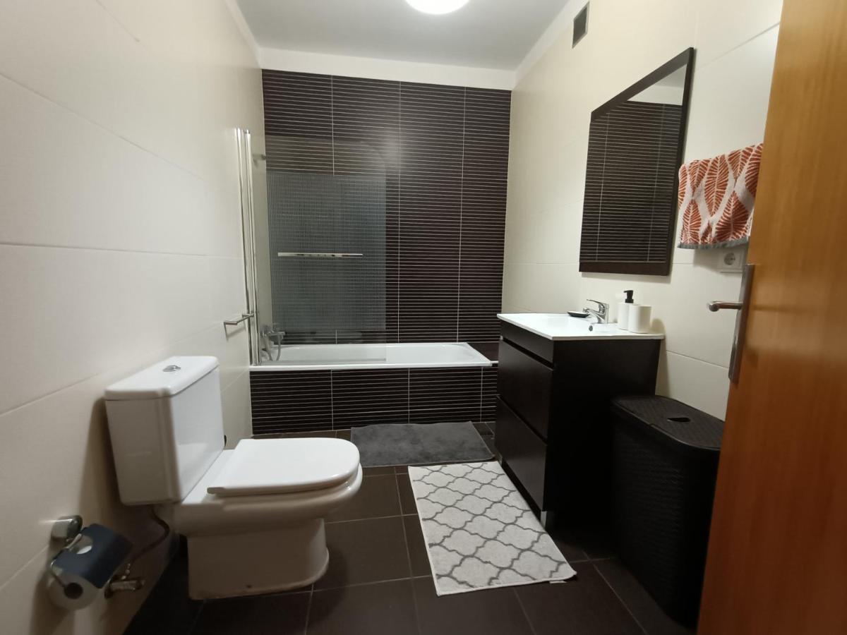 Modern 1Br For 4 - Great For Long Stays, 10 Min To Attractions Vila Nova de Gaia Kültér fotó