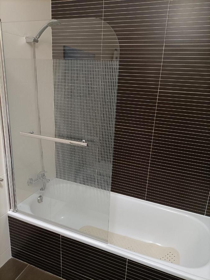 Modern 1Br For 4 - Great For Long Stays, 10 Min To Attractions Vila Nova de Gaia Kültér fotó